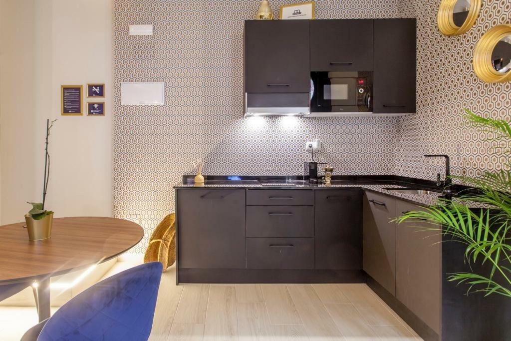 Mediterranean Flats Plaza Redonda Valencia Exterior foto